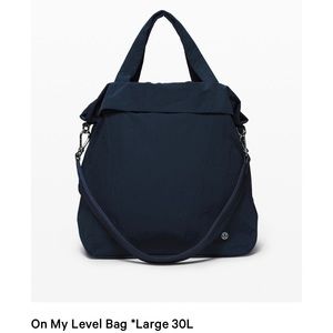 On my level lululemon bag 30L
